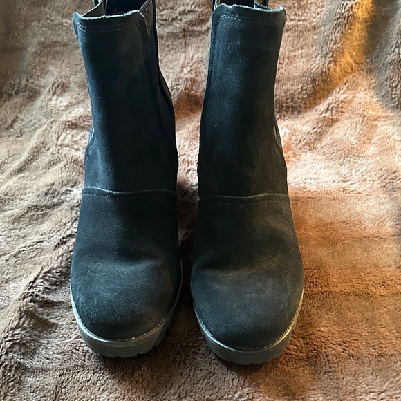 UGG Women's Black Ankle Booties - Picture 2 of 13